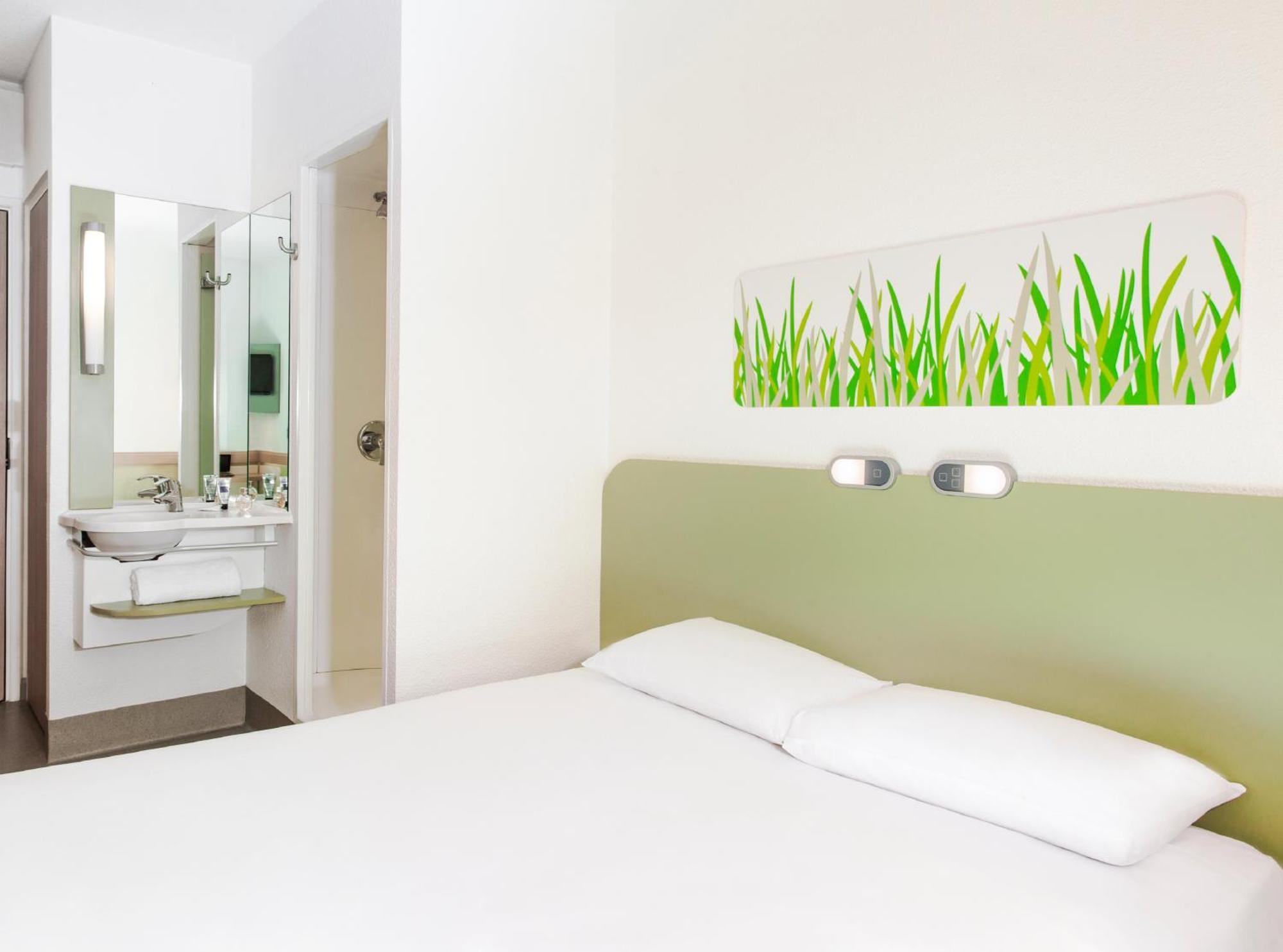 Ibis Budget Биконсфилд Экстерьер фото